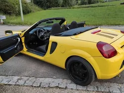 Gelb Gebraucht 2000 Toyota MR2 Cabrio | 10.999 € (Teuer)