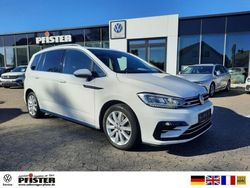 Weiß Gebraucht 2017 VW Touran Highline Van / Kleinbus | 17.990 € (Etwas zu teuer)