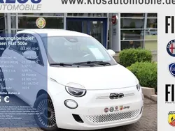 Weiß Gebraucht 2022 Fiat 500e Icon Limousine | 22.990 € (Teuer)