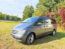 Grau Gebraucht 2011 Mercedes Viano Van / Kleinbus | 16.500 € (Fairer Preis)