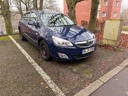 Blau Gebraucht 2012 Opel Astra Edition Limousine | 4.500 € (Guter Preis)