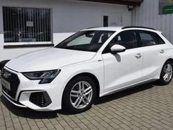 Weiss Gebraucht 2022 Audi A3 Sportback S-Line Limousine | 22.450 € (Guter Preis)