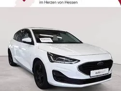 Weiß Gebraucht 2022 Ford Focus Cool & Connect Limousine | 14.989 € (Guter Preis)