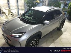 Silber Gebraucht 2024 Toyota Yaris Cross Team SUV | 30.520 € (Fairer Preis)