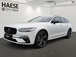 Weiß Gebraucht 2024 Volvo V90 Ultra Kombi | 66.900 €