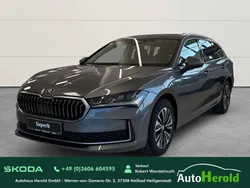 Graphitegrau metallic Neu 2024 Skoda Superb Kombi | 43.900 € (Teuer)