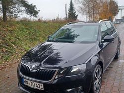 Schwarz Gebraucht 2019 Skoda Octavia Soleil Kombi | 15.800 € (Fairer Preis)