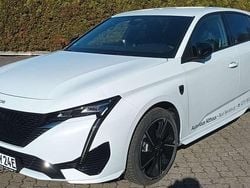 Weiss okenit metallic Gebraucht 2024 Peugeot e-308 Kleinwagen | 31.000 € (Superpreis)