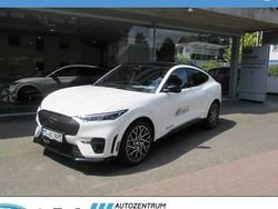Weiß Gebraucht 2022 Ford Mustang Mach-E GT SUV | 42.982 € (Fairer Preis)