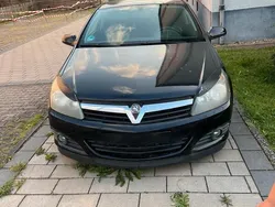 Schwarz Gebraucht 2005 Opel Astra GTC Limousine | 1.200 €