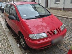 Rot Gebraucht 1999 VW Sharan Van / Kleinbus | 900 €