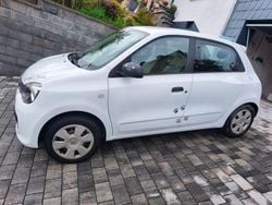 Weiß Gebraucht 2017 Renault Twingo Life Kleinwagen | 7.699 € (Fairer Preis)