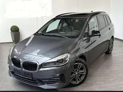Grau Gebraucht 2022 BMW 220 Gran Tourer Sport Line Van / Kleinbus | 27.900 € (Etwas zu teuer)