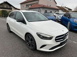 Weiß Gebraucht 2019 Mercedes B220 Progressive Van / Kleinbus | 17.990 € (Fairer Preis)
