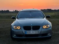 Grau Gebraucht 2006 BMW 325 Coupé | 6.500 €