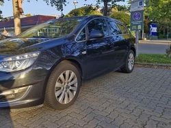 Schwarz Gebraucht 2015 Opel Astra Kombi | 6.900 € (Fairer Preis)