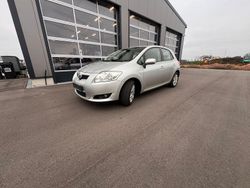 Silber Gebraucht 2007 Toyota Auris Limousine | 4.500 €