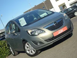 Braun Gebraucht 2010 Opel Meriva Innovation Van / Kleinbus | 2.900 € (Fairer Preis)