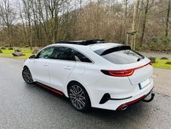 Weiß Gebraucht 2024 Kia ProCeed GT Comfort Kleinwagen | 28.499 € (Guter Preis)