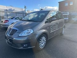 Grau Gebraucht 2009 Lancia Musa Van / Kleinbus | 2.750 € (Fairer Preis)