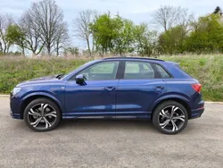 Blau Gebraucht 2021 Audi Q3 S-Line SUV | 33.900 € (Etwas zu teuer)