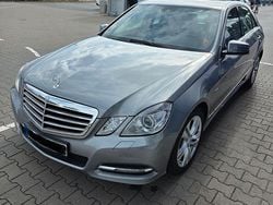 Grau Gebraucht 2011 Mercedes E250 Avantgarde Limousine | 8.200 € (Fairer Preis)