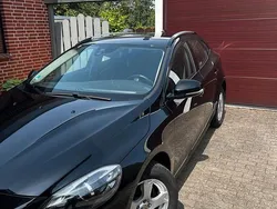 Schwarz Gebraucht 2014 Volvo V40 CC Kombi | 10.990 € (Guter Preis)