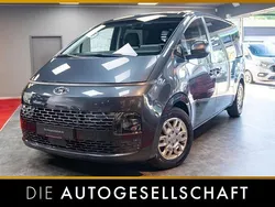 Grau Gebraucht 2022 Hyundai Staria Van | 37.990 € (Guter Preis)