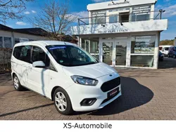 Weiß Gebraucht 2019 Ford Tourneo Courier Trend Van / Kleinbus | 7.999 € (Guter Preis)