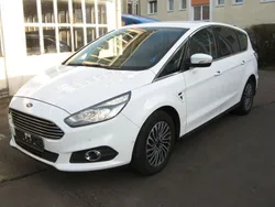 Weiß Gebraucht 2019 Ford S-MAX Titanium Van / Kleinbus | 11.600 € (Guter Preis)