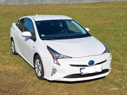 Weiß Gebraucht 2016 Toyota Prius Comfort Kleinwagen | 14.000 € (Fairer Preis)