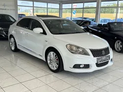 Weiß Gebraucht 2012 Suzuki Kizashi Sport Limousine | 4.990 €