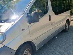 Silber Gebraucht 2002 Opel Vivaro Van | 4.000 € (Etwas zu teuer)