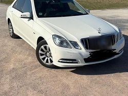 Weiß Gebraucht 2011 Mercedes E200 Limousine | 8.300 € (Superpreis)