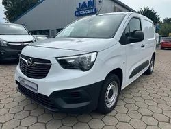 Weiß Gebraucht 2024 Opel Combo Basis Van / Kleinbus | 17.999 € (Fairer Preis)
