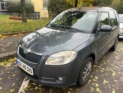Grau Gebraucht 2008 Skoda Roomster Van / Kleinbus | 1.750 € (Fairer Preis)