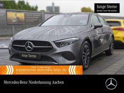 Grau Gebraucht 2024 Mercedes A200 Advanced Limousine | 27.990 € (Fairer Preis)