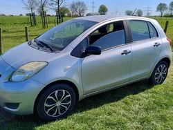 Silber Gebraucht 2010 Toyota Yaris Kleinwagen | 3.333 € (Fairer Preis)