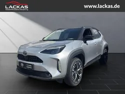 Metallic Neu 2025 Toyota Yaris Cross Plus SUV | 36.990 € (Teuer)