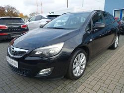 Schwarz Gebraucht 2012 Opel Astra Kombi | 7.390 € (Fairer Preis)