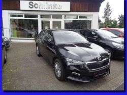 Black magic pearleffekt Gebraucht 2024 Skoda Scala Ambition Kleinwagen | 25.590 € (Etwas zu teuer)
