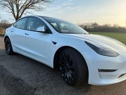 Weiß Gebraucht 2022 Tesla Model 3 Performance Limousine | 29.990 € (Guter Preis)