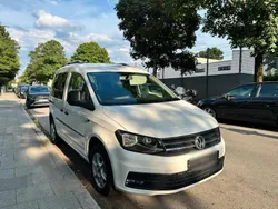 Weiß Gebraucht 2016 VW Caddy Van / Kleinbus | 9.990 € (Teuer)