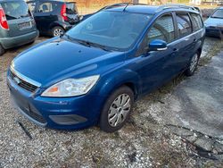 Blau Gebraucht 2010 Ford Focus Kombi | 2.750 € (Fairer Preis)