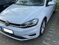 Grau Gebraucht 2017 VW Golf VII Highline Limousine | 16.399 € (Fairer Preis)