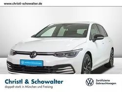 Pure white Gebraucht 2022 VW Golf VIII Active Limousine | 26.747 € (Fairer Preis)