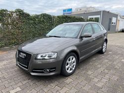 Grau Gebraucht 2011 Audi A3 Sportback Ambiente Limousine | 8.800 € (Etwas zu teuer)