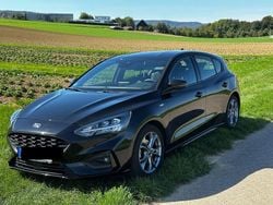Schwarz Gebraucht 2020 Ford Focus ST-Line Limousine | 17.300 € (Guter Preis)
