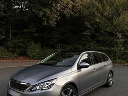 Blau Gebraucht 2015 Peugeot 308 Kombi | 14.999 €