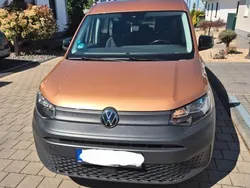 Braun Gebraucht 2021 VW Caddy Trendline Van / Kleinbus | 19.990 € (Teuer)